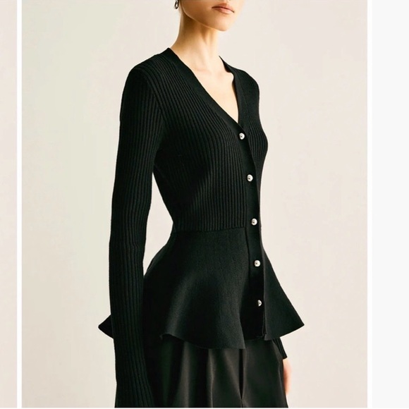 Commense V-neck Peplum Ruffle Long Sleeve Silver Button Cardigan Sweater Medium - Picture 2 of 9